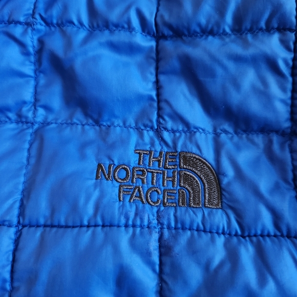Boys Packable North Face Coat Size 7/8 - Picture 5 of 9